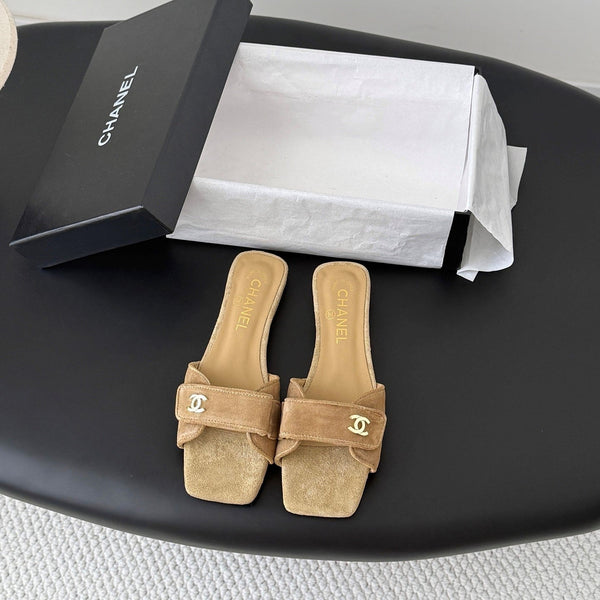 CC 26s Buckle Slippers Brown Suede 829743