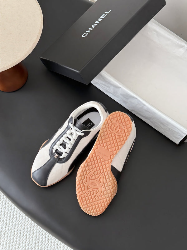 CC 26s Low-Top Retro Runner Sneakers Ivory Black Suede Calfskin 969580