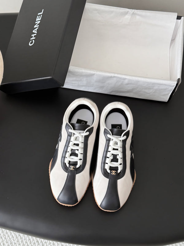 CC 26s Low-Top Retro Runner Sneakers Ivory Black Suede Calfskin 969580