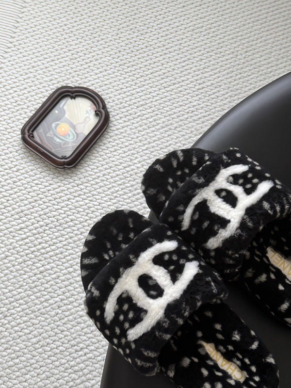 CC 26s Slides Black White Dalmatian Print Shearling 969710