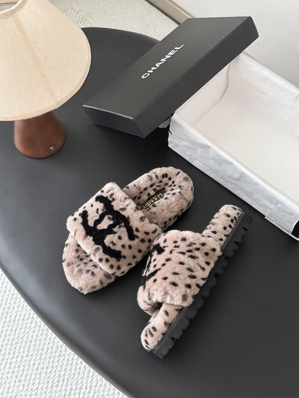 CC 26s Slides Black Nude Pink Dalmatian Print Shearling 969712