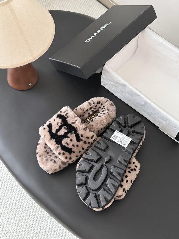CC 26s Slides Black Nude Pink Dalmatian Print Shearling 969712