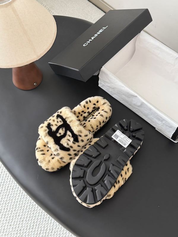CC 26s Slides Black Beige Dalmatian Print Shearling 969713