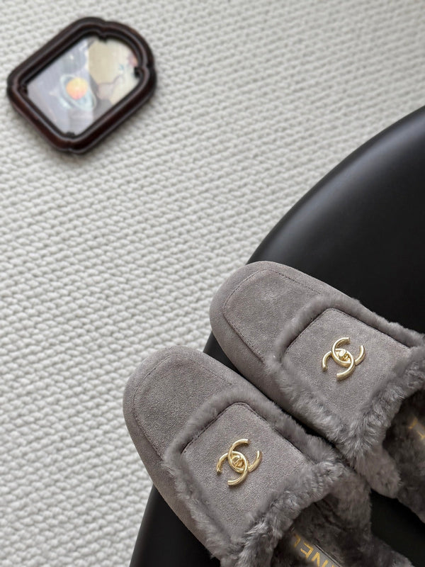 CC 26s Slip-On Mules Light Grey Fluffy Shearling Suede 969728