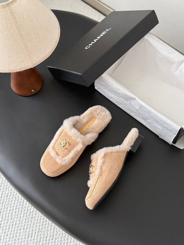 CC 26s Slip-On Mules Light Beige Fluffy Shearling Suede 969729