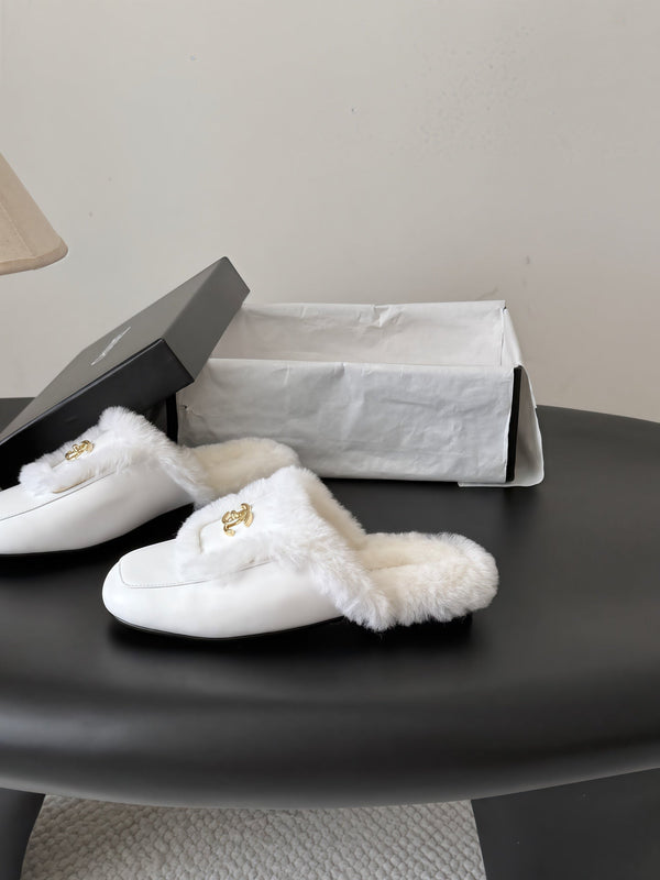CC 26s Slip-On Mules White Fluffy Shearling Leather 969731