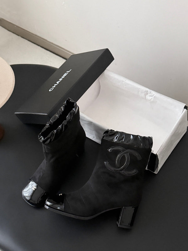 CC 26s Ankle Boots Black Suede Patent Leather 127989