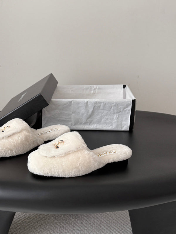 CC 26s Mules White Gold Shearling 127708