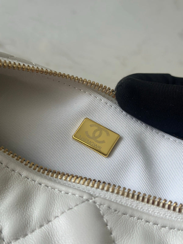 CC 26s Hobo Bag 26 In White Lambskin