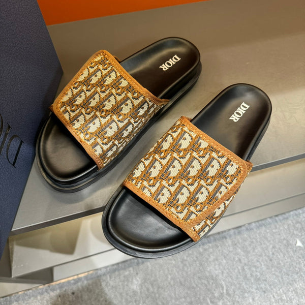 CD VELCRO STRAP SLIPPER AMBER JACQUARD