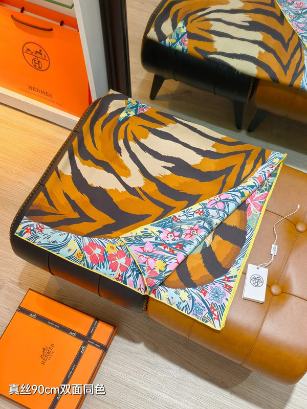HM Tiger in Full Bloom 90 CM Beige Colorful Cashmere and Silk 293067