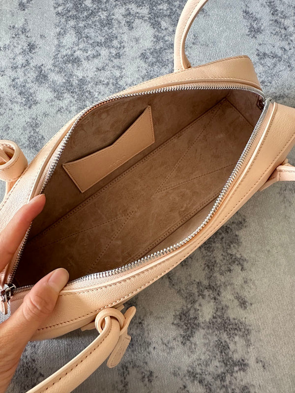 LE TECKEL MEDIUM BAG 32 IN BISQUE GOATSKIN