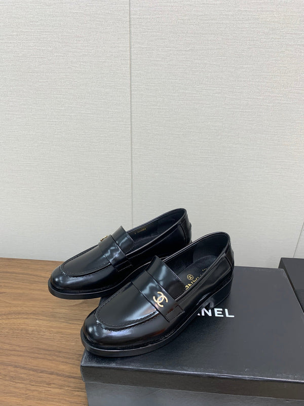 CC Moccasins 25mm Glossy Black Lambskin