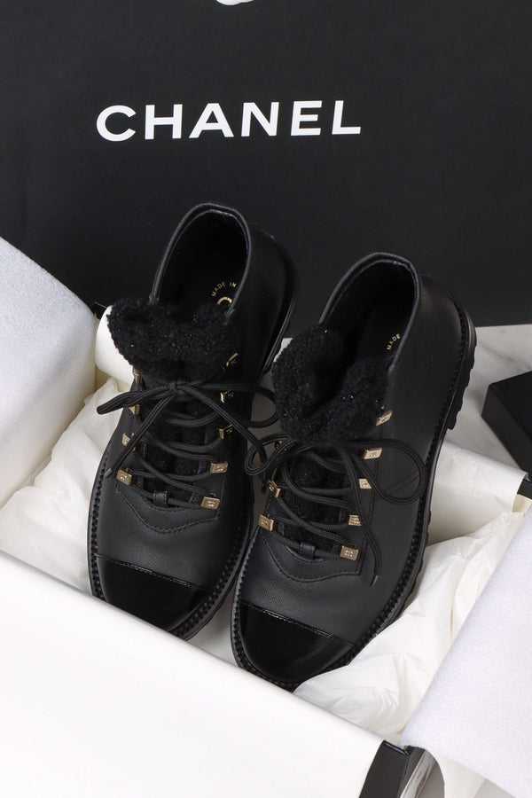 CC 26s Combat Boots Black Shearing Leather 964815