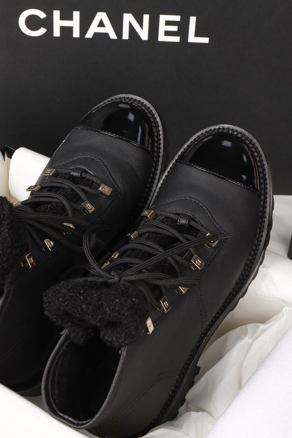 CC 26s Combat Boots Black Shearing Leather 964815