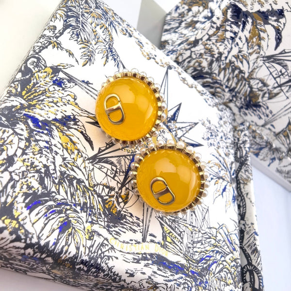 CD 26S Yellow Resin Pearl Double Ball Earrings In Gold Metal 631070