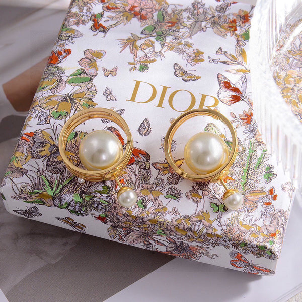 CD 26S Double Pearl Orbit Earrings In Gold Tone Metal 630833