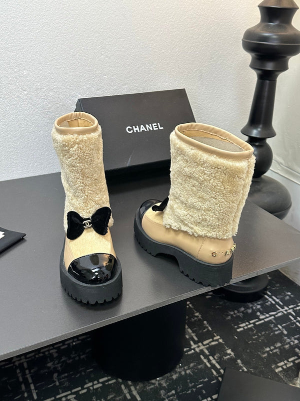 CC Coco Neige 2025/26 Low-cut Boots Beige Shearling Lambskin Patent Leather 529342