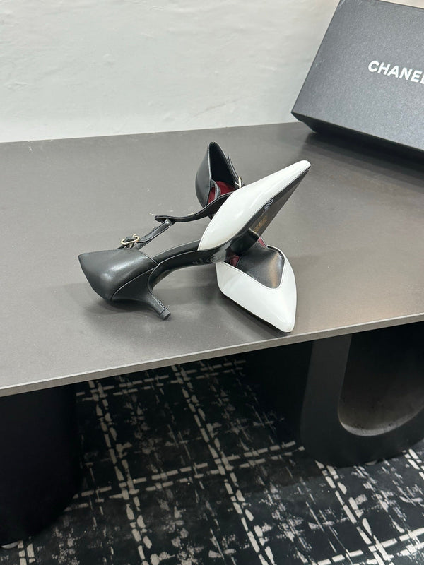 CC Métiers d’art 2026 Mary Janes 5cm Black White Lambskin 832543