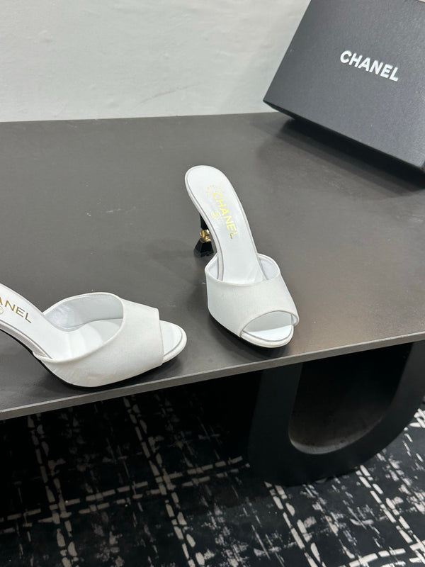 CC 26s Sandal White Sheepskin Satin 832569