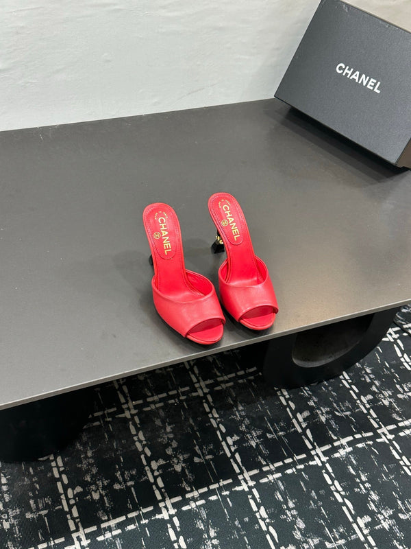 CC 26s Sandal Red Sheepskin 832568