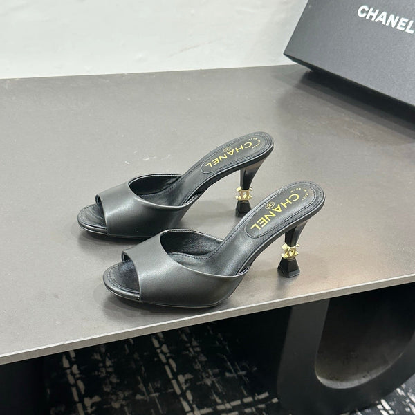 CC 26s Sandal Black Sheepskin 832563