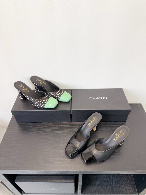 CC 26s Half-Slip Black Patent Leather 596642