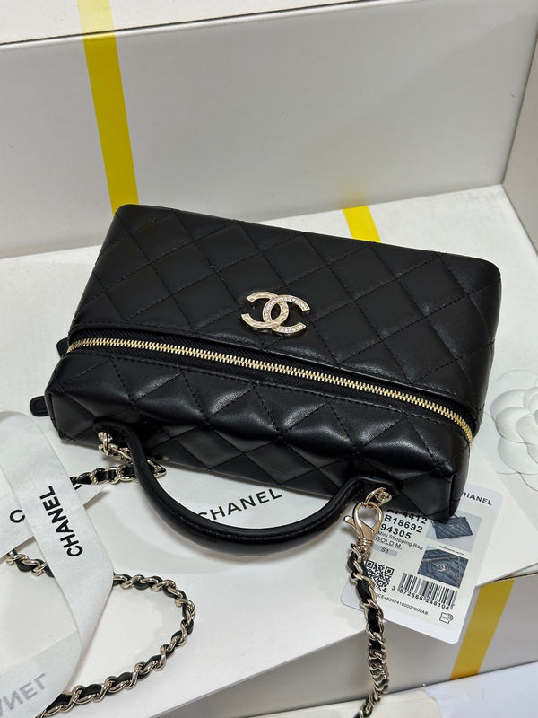 CC 25C Vanity Case 19.5cm Black Hanel Sheepskin Light Gold Hardware