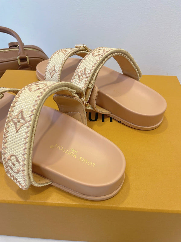 Bom Dia Flat Comfort Mule Beige Monogram Embossed Print Classic 241337