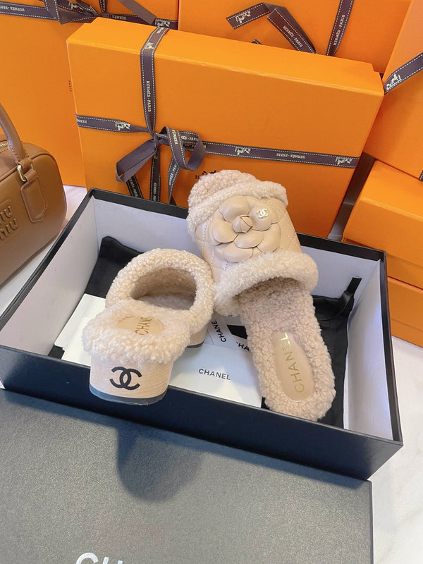 CC 25C Flower Slippers 50mm Beige Shearling Wood Sheepskin 423696