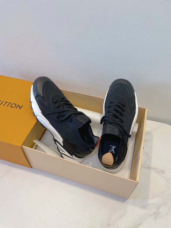LV Runner Tatic Sneaker Black Frabic 500224
