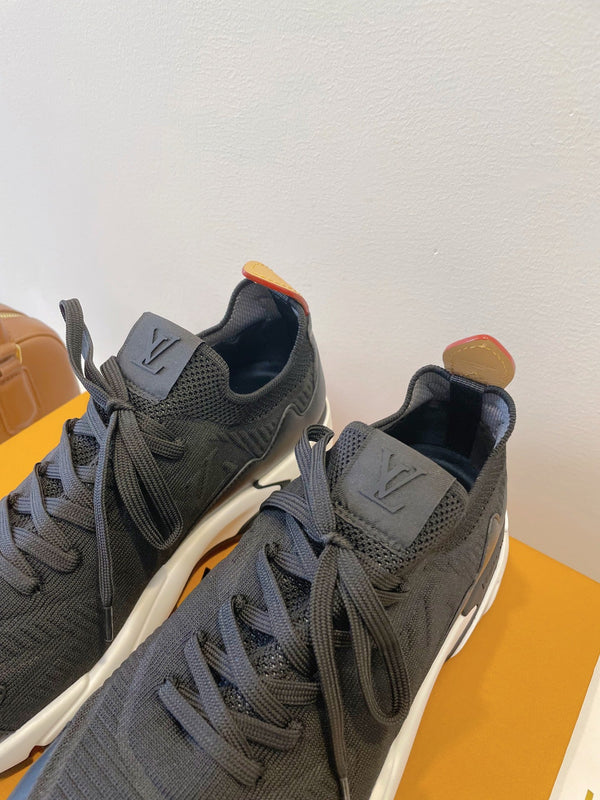 LV Runner Tatic Sneaker Black Frabic 500224