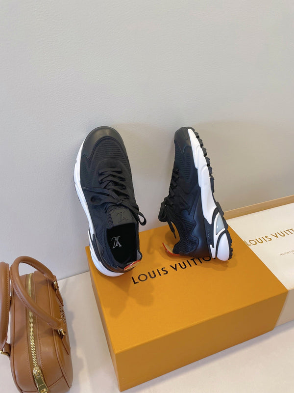 LV Runner Tatic Sneaker Black Frabic 500224