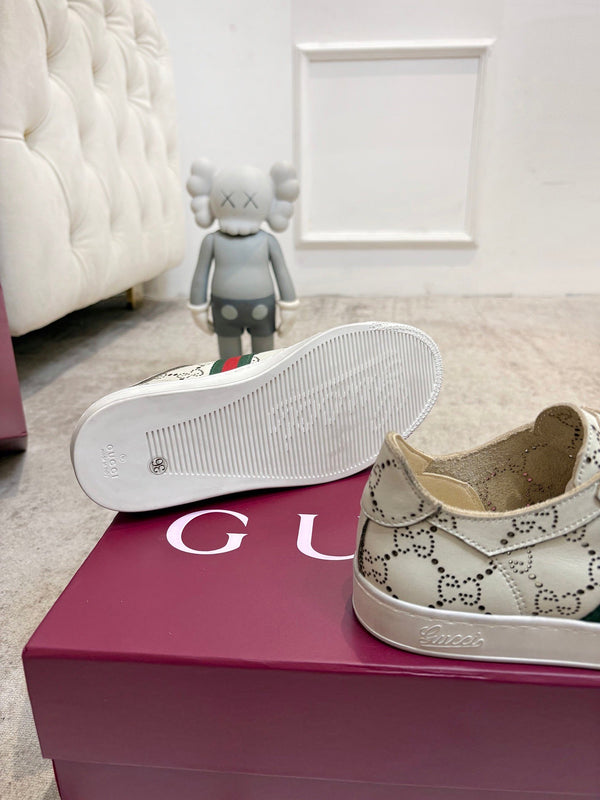 GG Stretch Low-Top Trainers Cream Leather 824429