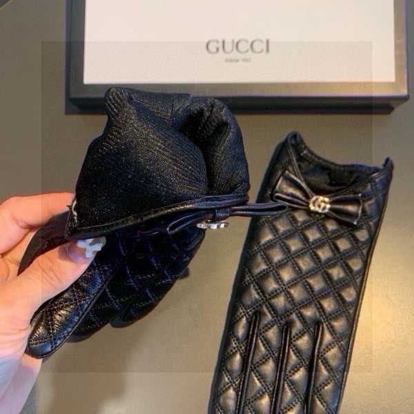 TOUCHSCREEN GLOVES WITH BOW IN BLACK LAMBSKIN 467968