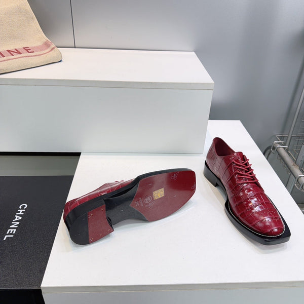 CC Lace-Up Shoes Burgundy Crocodile Embossed Patent Calfskin 842730
