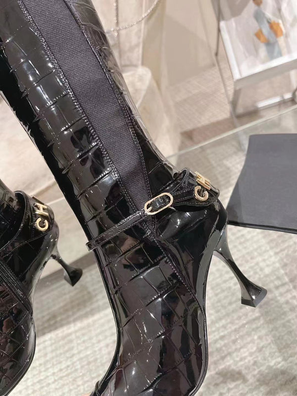 CC 26S Chain Buckle Croc Jumping Boots 9cm Black Patent Leather 117689