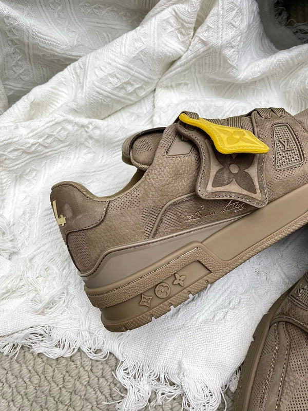 LV Trainer Sneaker Taupe Suede Mesh 611159