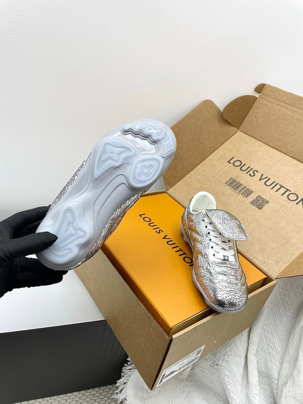 LV Footprint Sneaker Sliver Metalic Leather 611171