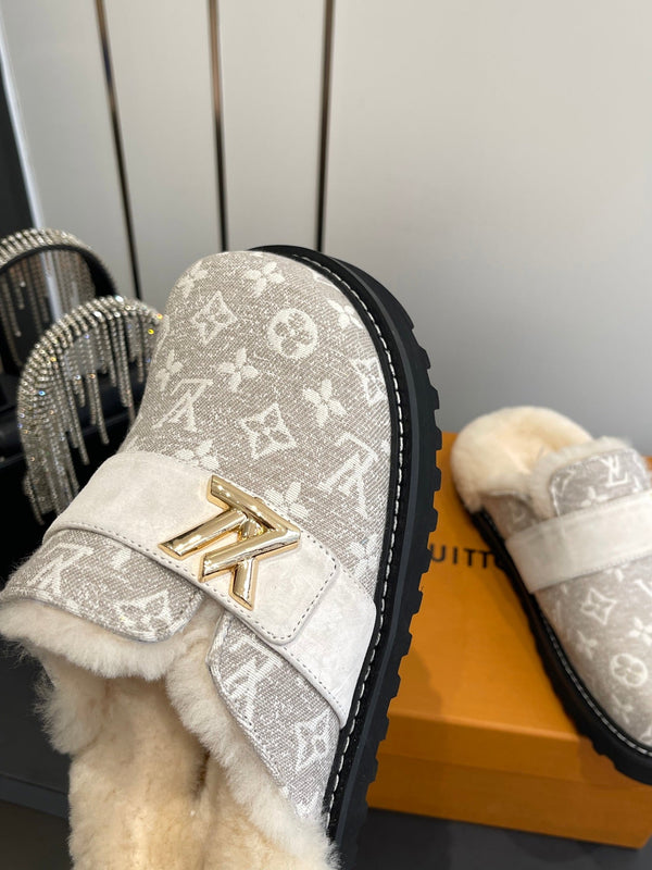 LV Cosy Flat Slippers Comfort Clog Light Khaki Beige Leather Monogram Fur 533470