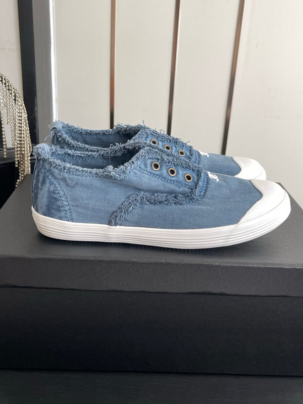 CC 26s Laceless Canvas Sneakers Blue Canvas 945157