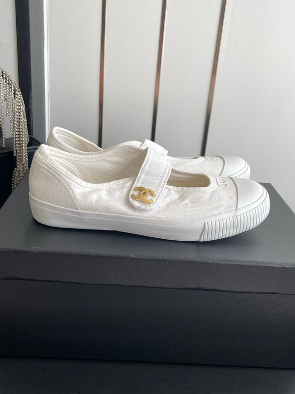 CC 26s Mary Jane Sneakers White Canvas 945162