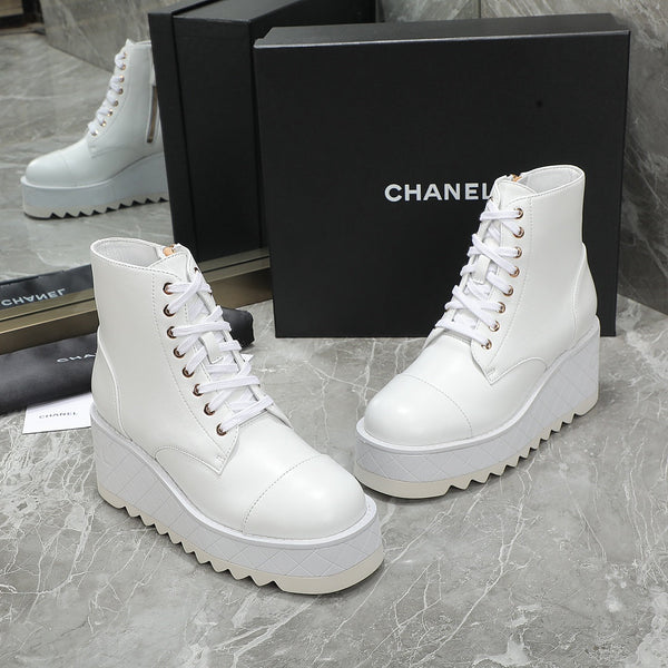 CC 24 Interlocking Logo Combat Boots 100mm White Lambskin 432650