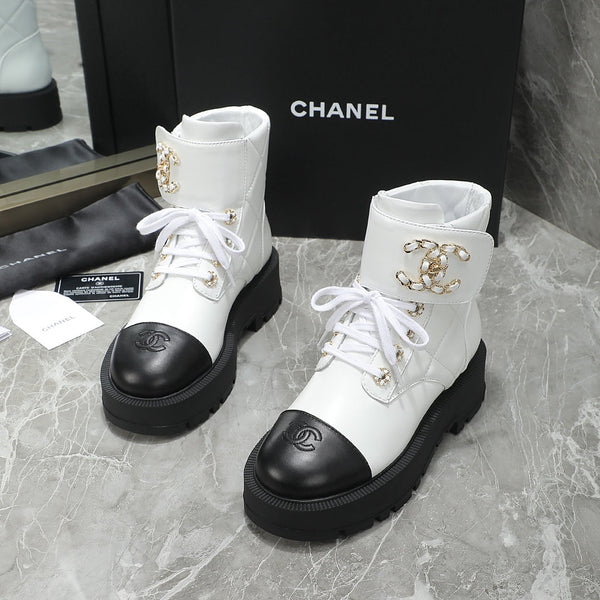 CC Interlocking Logo Combat Boots In Black White Quilted Lambskin 432655