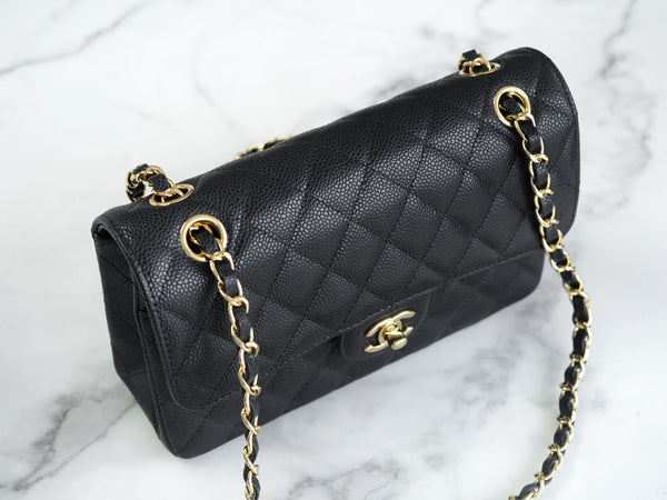CLASSIC FLAP 23 BLACK CAVIAR GOLD HARDWARE