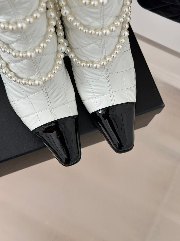 CC Short Boots 80mm White Wrinkled Quilted Calfskin