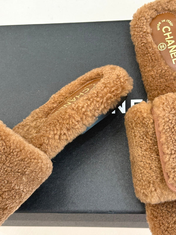 Chanel 25 Buckle Flip-up Thick-soled Slippers Brown Wool 465381