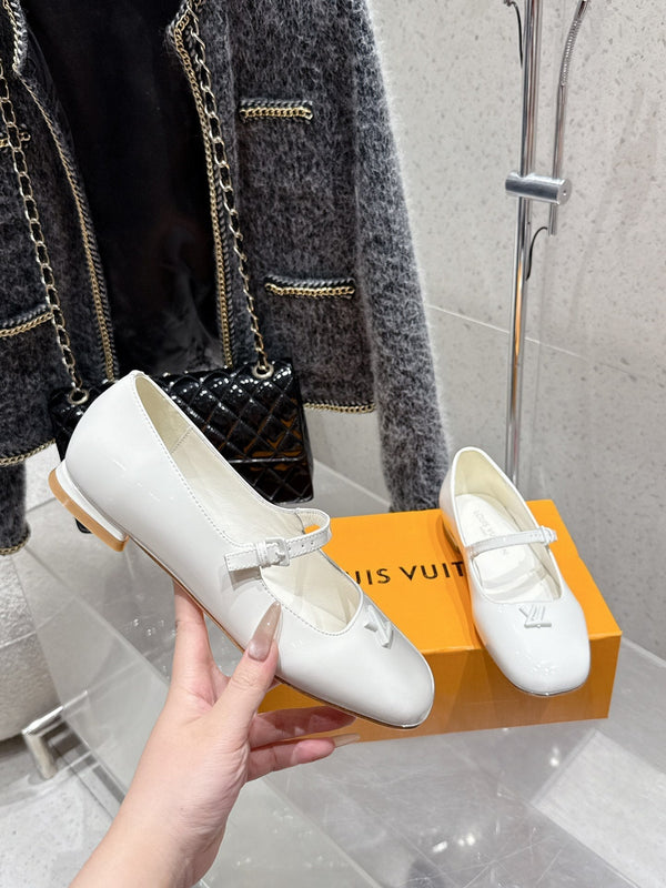 LV Swing Ballet Flat White Patent Leather 610708