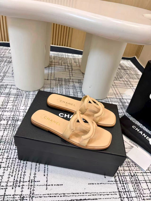 CC 26s Open-toe Sandal Beige Sheepskin 681944
