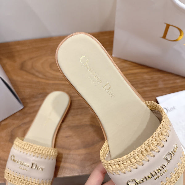 CD 26s Strappy Slippers Cream Leather 998640